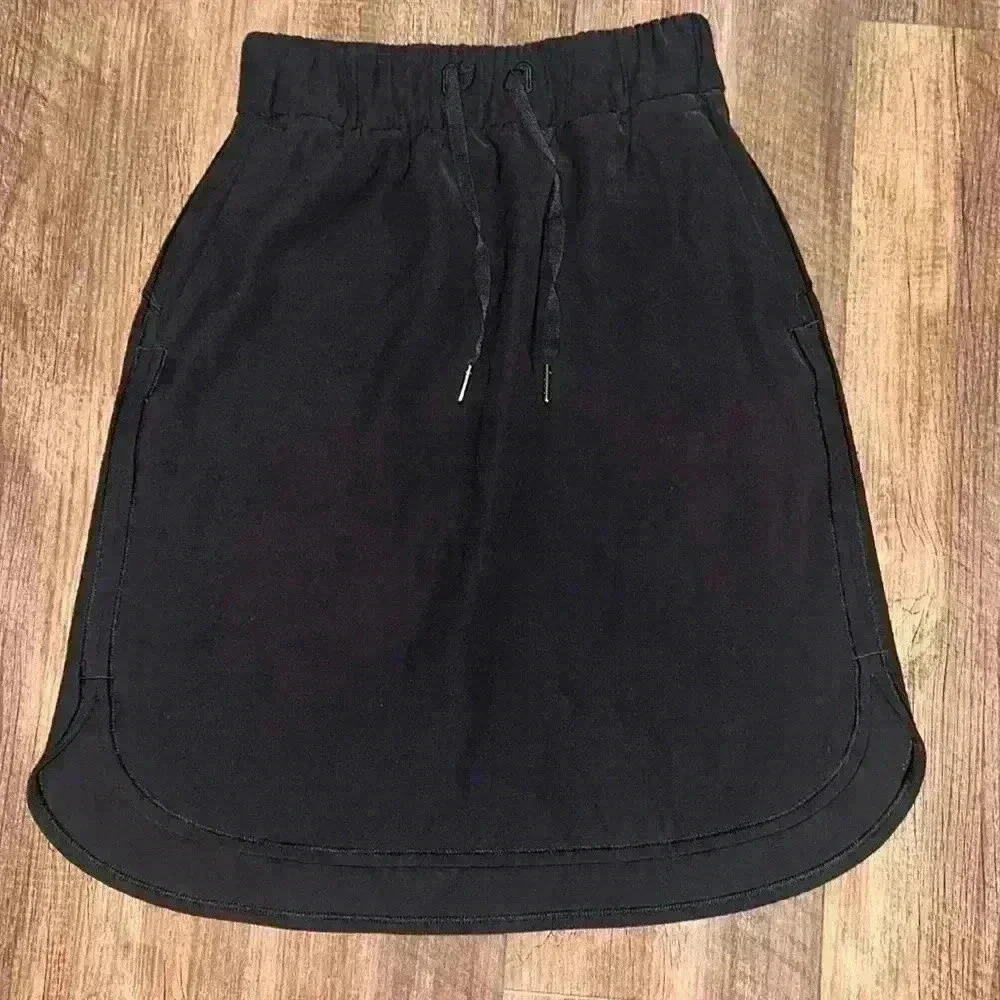 Lululemon On The Fly Skirt Woven In Frontier Size 2 casual comfort everyday